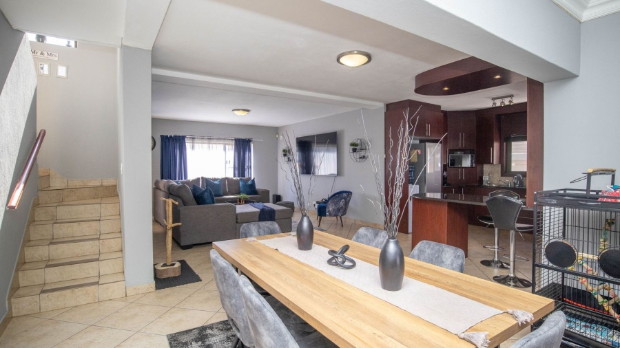 4 Bedroom Property for Sale in Safari Gardens North West